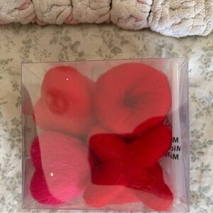 Felt xo and heart scatters